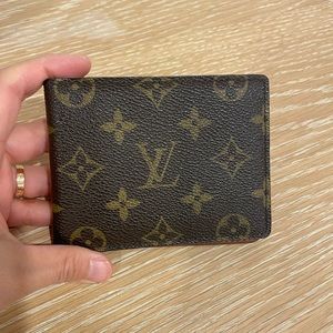 Men’s Louis Vuitton wallet